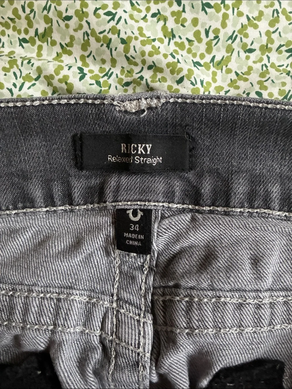 True Religion Gray Ricky Bootcut Jeans with Signature Pocket Stitching size 34